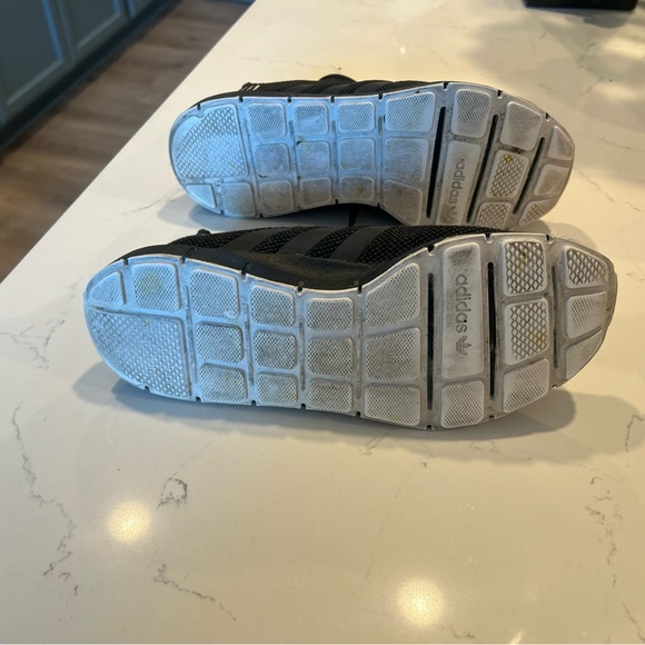 Women’s size 7.5 Adidas Running Shoes - Picture 5 of 5